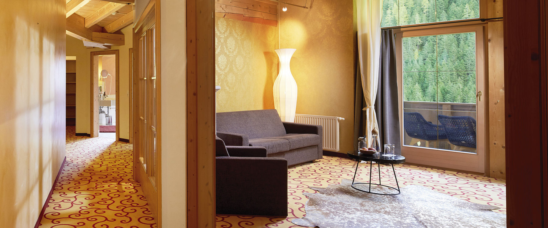 Penthouse DE LUXE GOLDEN EAGLE